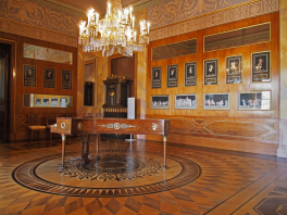 Der Erardflügel am historischen Standort im Zedernzimmer des Weimarer Schlosses