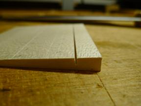 Sägschnitt für eine präzise Auslöse-Kante