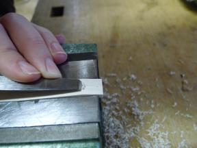 Ausstemmen der Feder-Nut