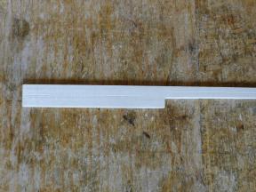 Anrisse auf dem Dämpferschaft