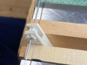 Öffnen des Lochs für die Achse