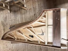 Abschluss der Furnierarbeiten