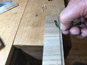 Versäubern der Hohlkehle mit Schachtelhalm