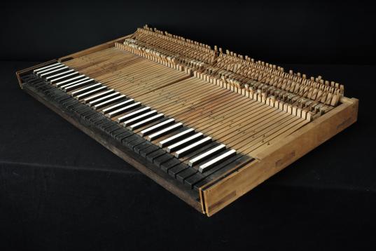 Fragmented Keyboard frame of the original instrument
