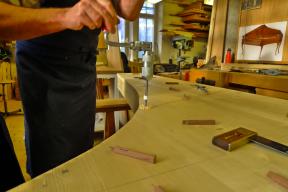 Bohren der Dübel-Löcher