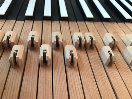 Tastenführungsbäckchen in der für den frühen Anton Walter charakteristischen Form 