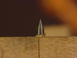 Achse des Nadelgelenks