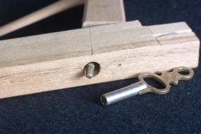 Hinterende der Taste von unten