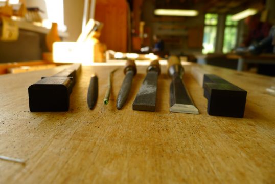 Die verwendeten Werkzeuge zum Abrunden der Tasten