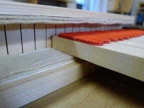 Tastenenden im fertigen Klaviaturrahmen .