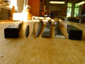 Die verwendeten Werkzeuge zum Abrunden der Tasten